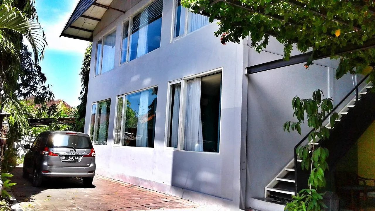 Economy hotel Matta Lodge Kuta Selatan